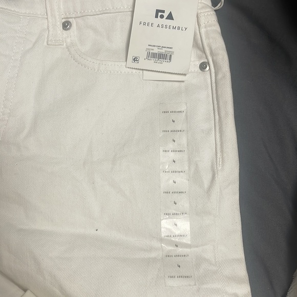 Free Assembly White High Wasted Cuffed Shorts - Picture 2 of 6